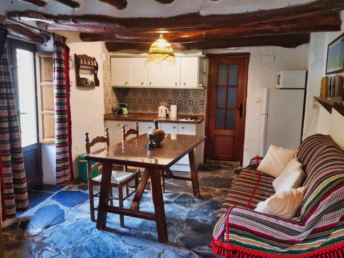 La Casa De La Bombilla Verde Trevelez Bagian luar foto