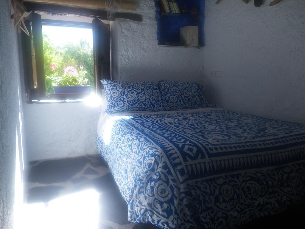 La Casa De La Bombilla Verde Trevelez Ruang foto