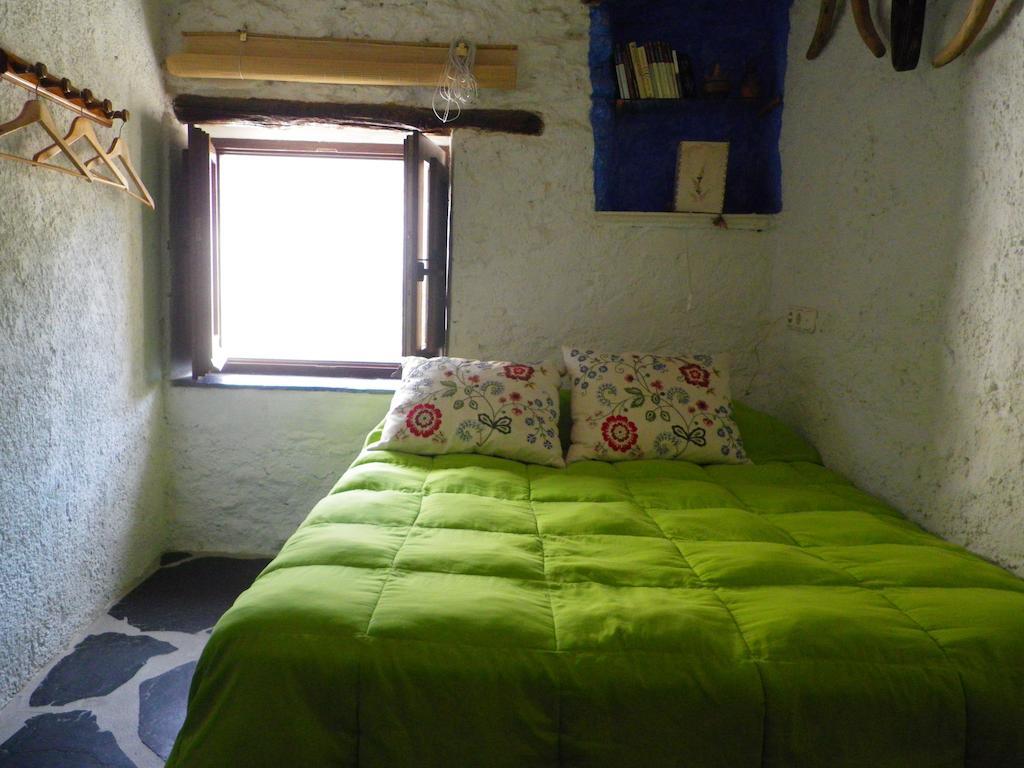 La Casa De La Bombilla Verde Trevelez Ruang foto