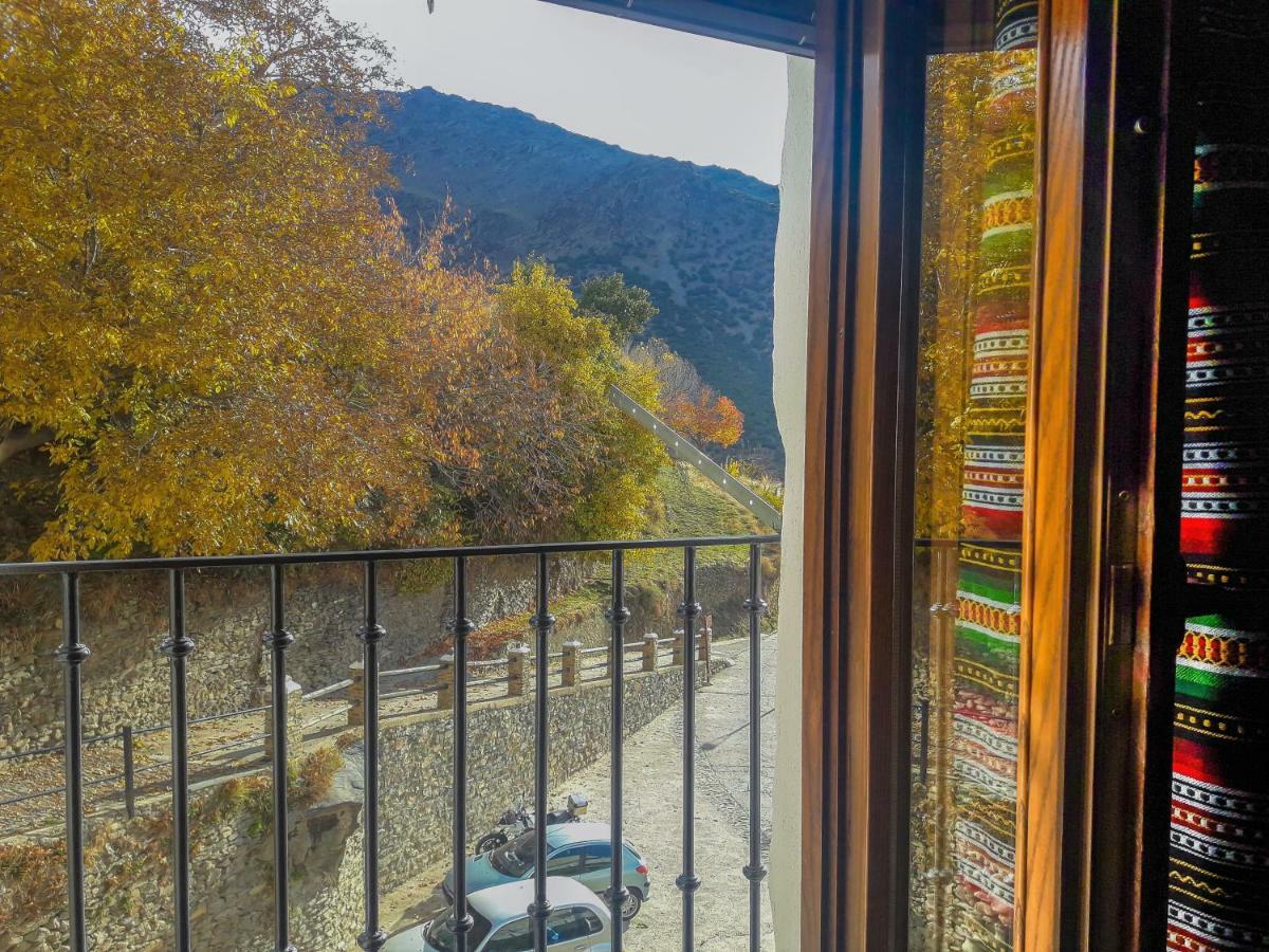 La Casa De La Bombilla Verde Trevelez Bagian luar foto