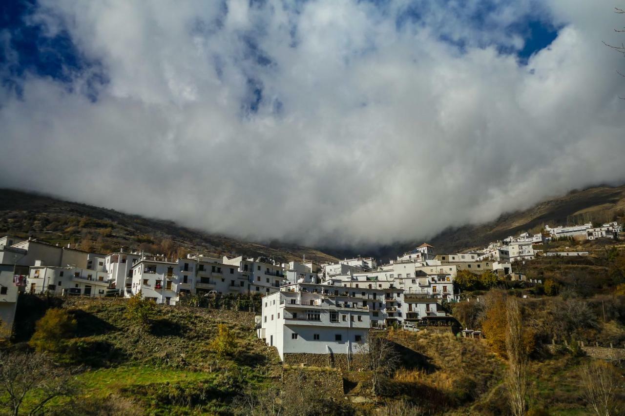 La Casa De La Bombilla Verde Trevelez Bagian luar foto