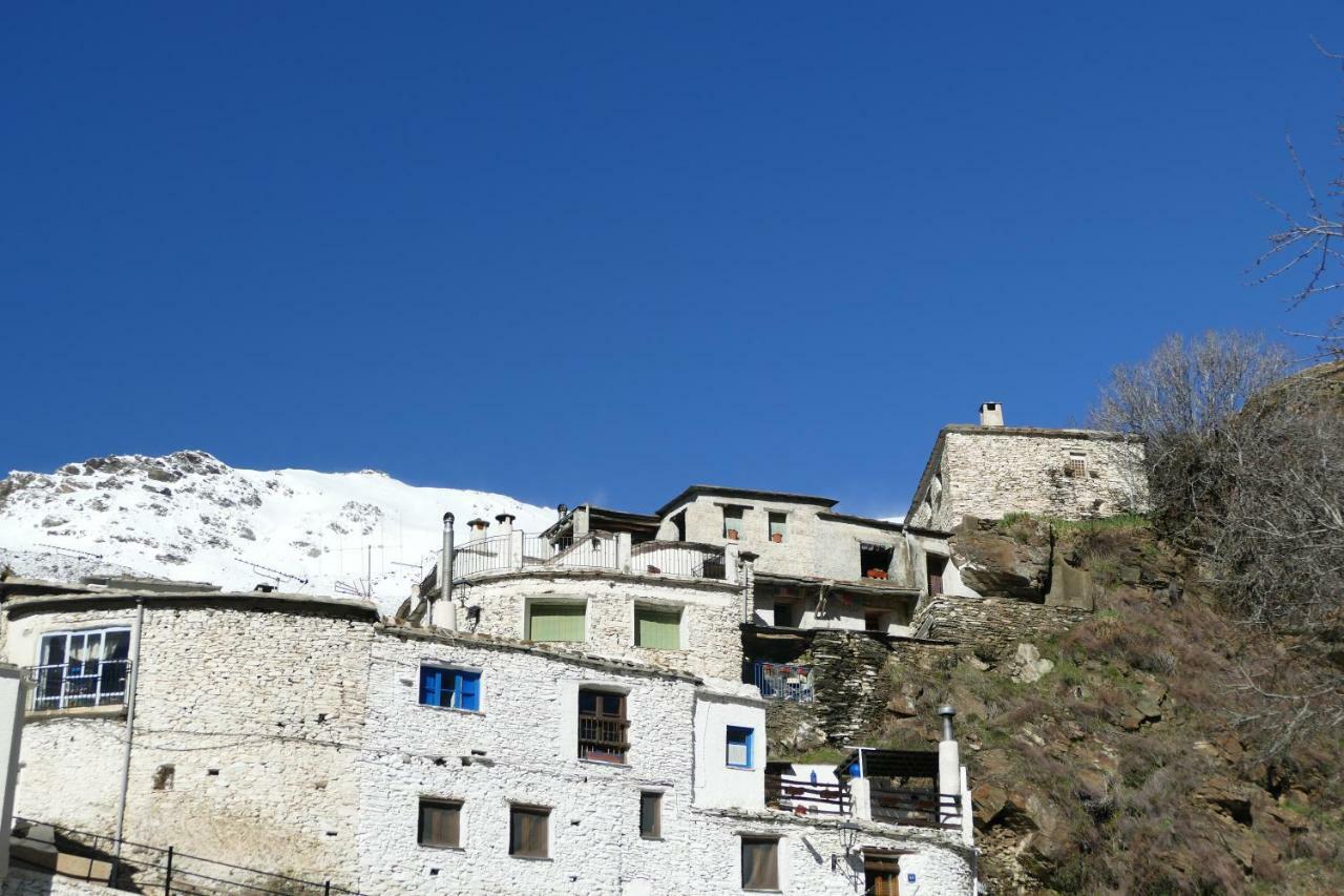 La Casa De La Bombilla Verde Trevelez Bagian luar foto