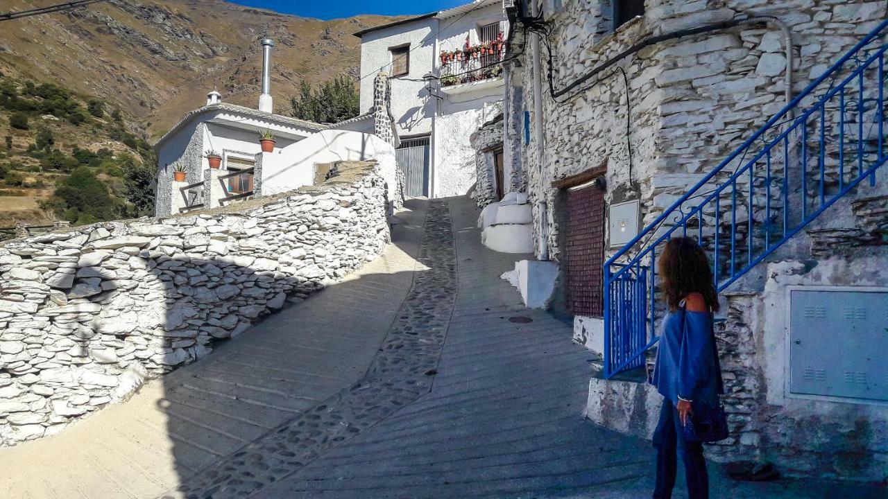 La Casa De La Bombilla Verde Trevelez Bagian luar foto
